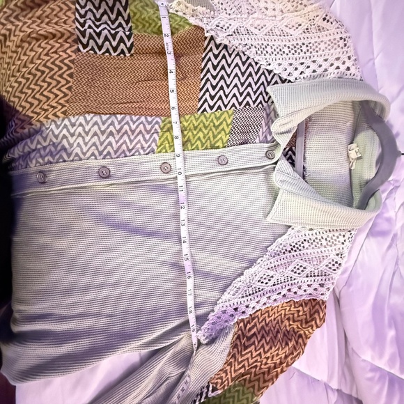 💕HP💕 POL Color Block Crochet Long Sleeve Shirt - Picture 4 of 7